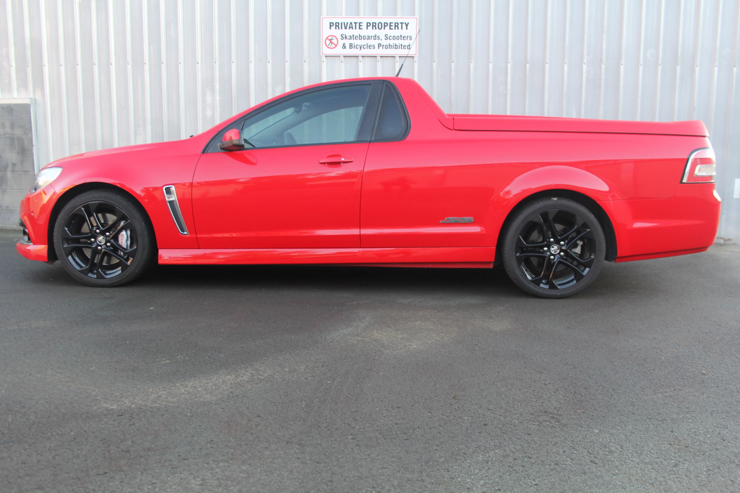 Holden Commodore SS-V Redline 6.0 2015 for sale in Auckland